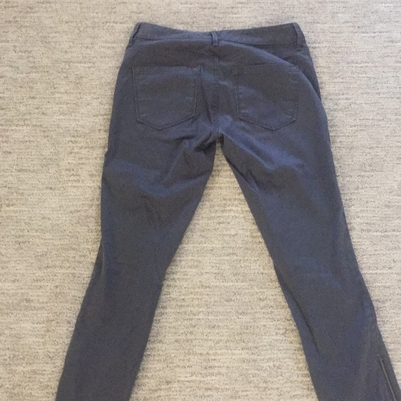 Gray skinny jeans. Low-mid rise - Picture 2 of 5